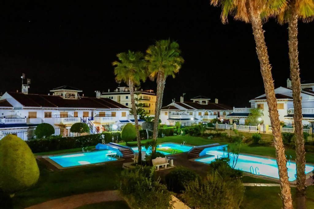Bungalow Con Terraza La Mata Torre La Mata Exterior foto