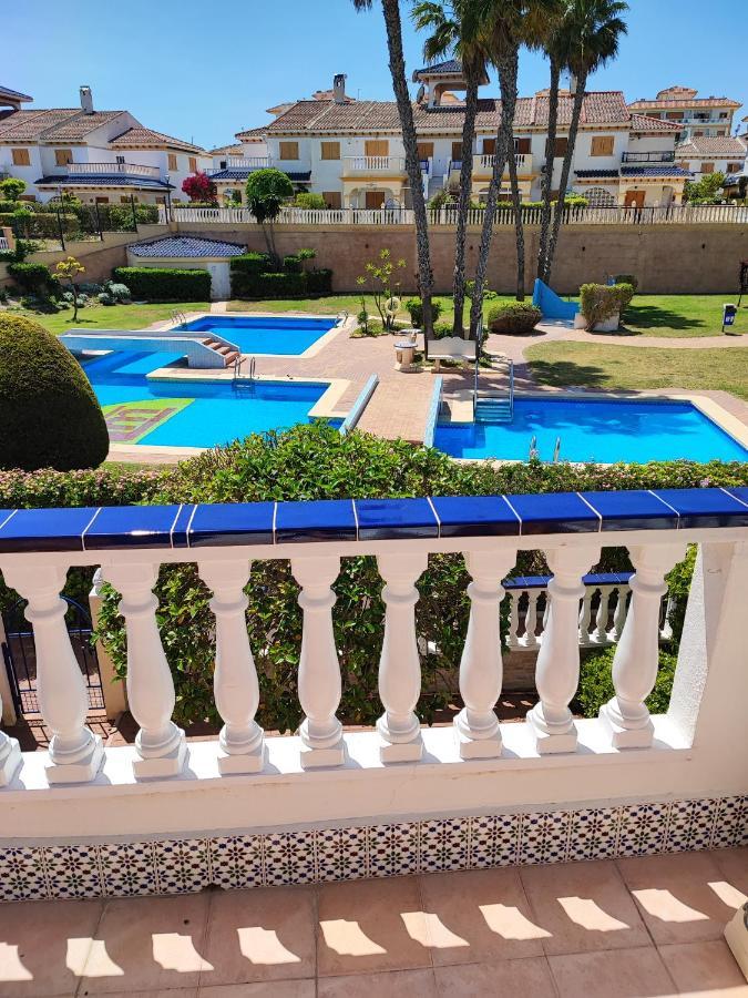 Bungalow Con Terraza La Mata Torre La Mata Exterior foto