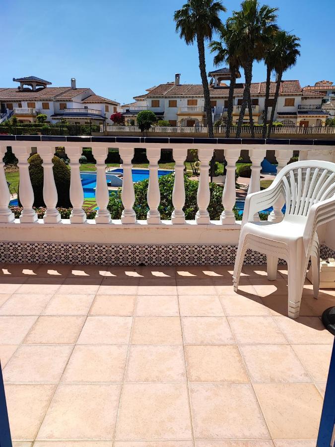 Bungalow Con Terraza La Mata Torre La Mata Exterior foto