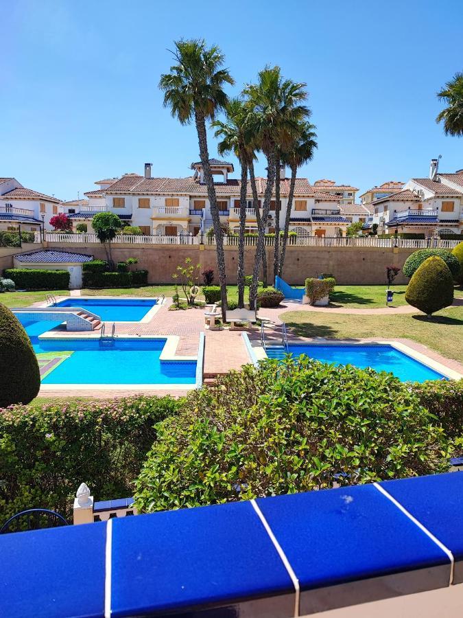 Bungalow Con Terraza La Mata Torre La Mata Exterior foto
