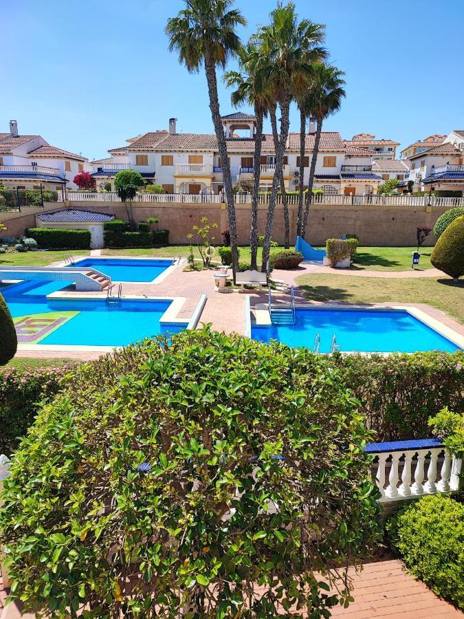Bungalow Con Terraza La Mata Torre La Mata Exterior foto
