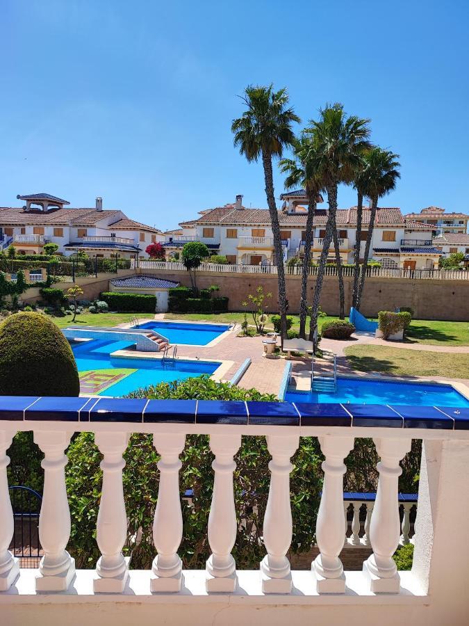 Bungalow Con Terraza La Mata Torre La Mata Exterior foto